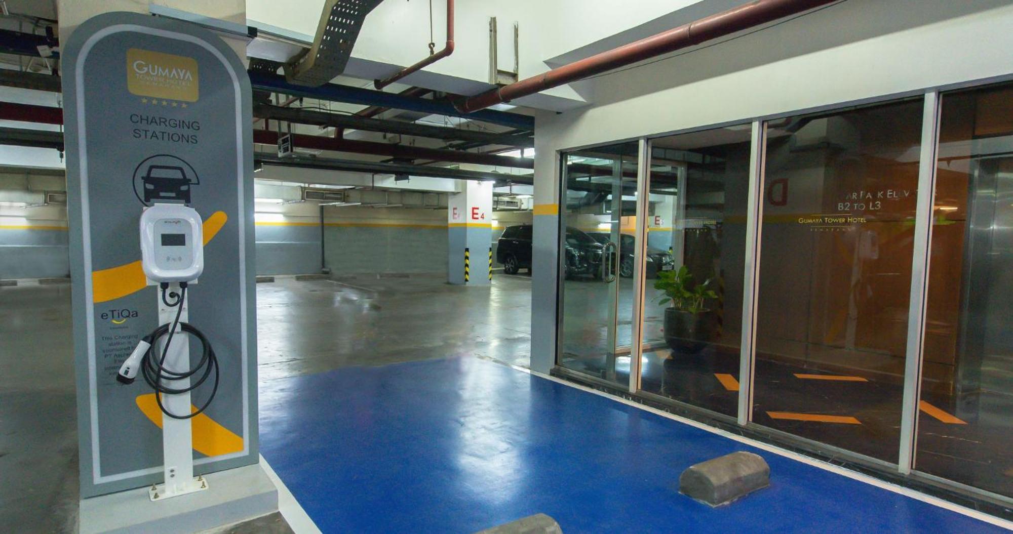 Gumaya Tower Hotel Semarang Dış mekan fotoğraf
