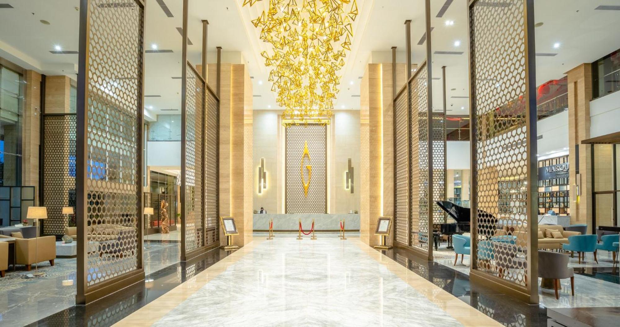 Gumaya Tower Hotel Semarang Dış mekan fotoğraf