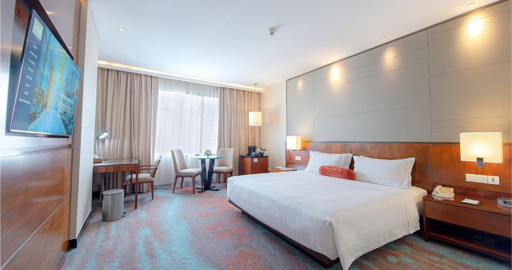 Gumaya Tower Hotel Semarang Dış mekan fotoğraf