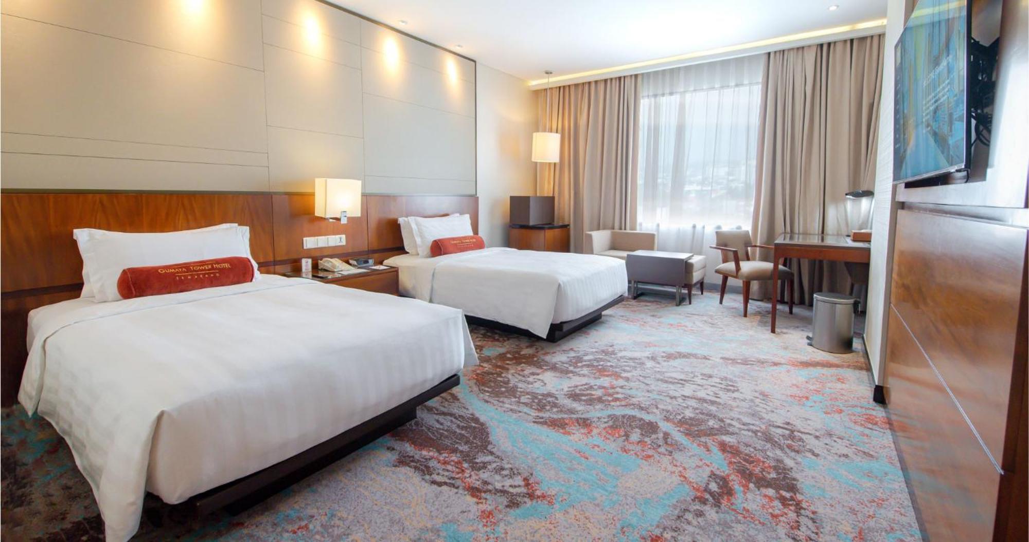 Gumaya Tower Hotel Semarang Dış mekan fotoğraf