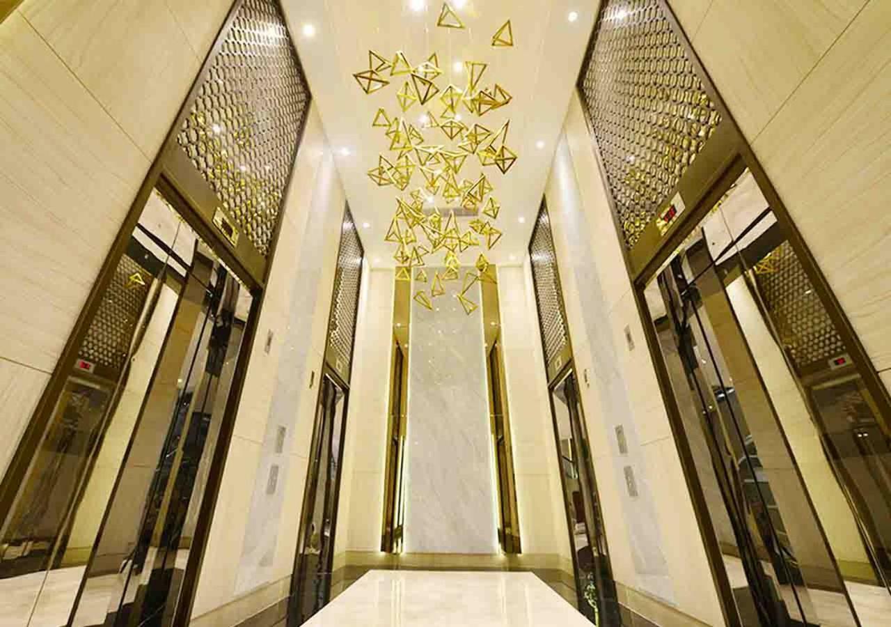 Gumaya Tower Hotel Semarang Dış mekan fotoğraf