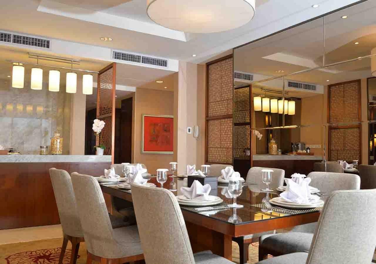 Gumaya Tower Hotel Semarang Dış mekan fotoğraf