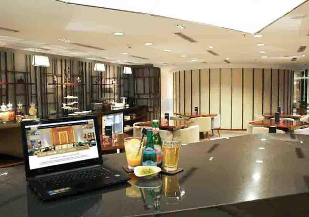 Gumaya Tower Hotel Semarang Dış mekan fotoğraf
